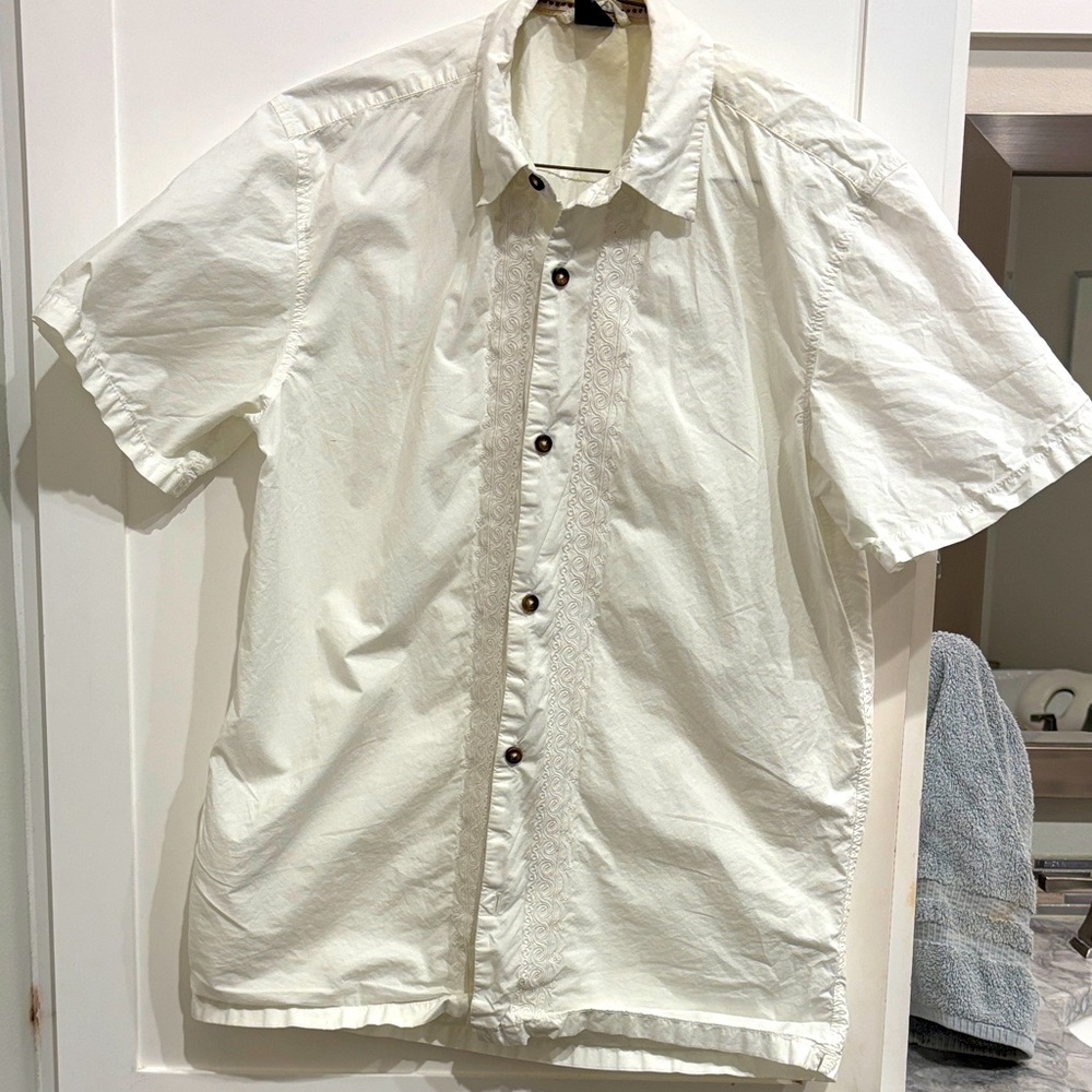 Gap Kids White Short Sleeve Button Down with Embroidered Detail - XL (12)